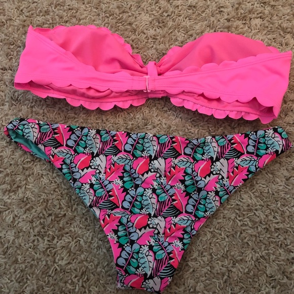 Bikini - Picture 2 of 3